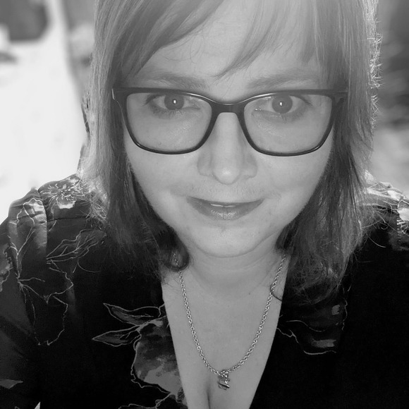 Meet your Posher, Kimberly - Picture 1 of 1